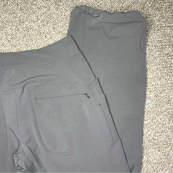 Mountain Hardwear hiking pants - Picture 14 of 15